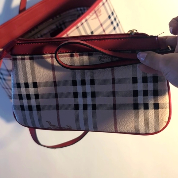 Red and Cream Tartan Tote Bag With A Wristlet New - Picture 5 of 11